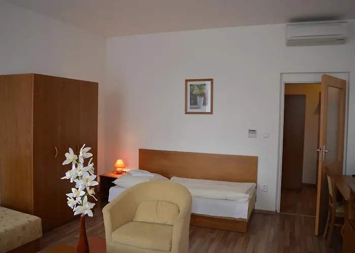 Akademik 2* Bratislava