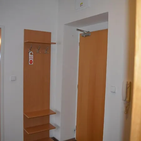 Akademik מלון 2*